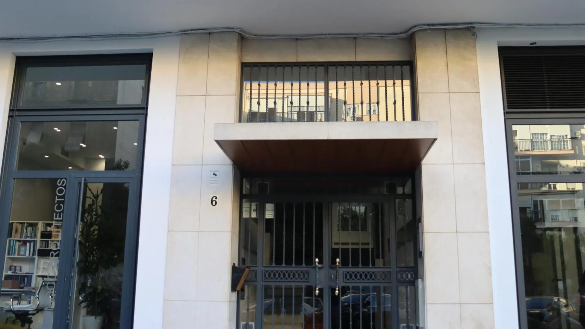 Apartment Nightinsevilla Juglar Free Parking